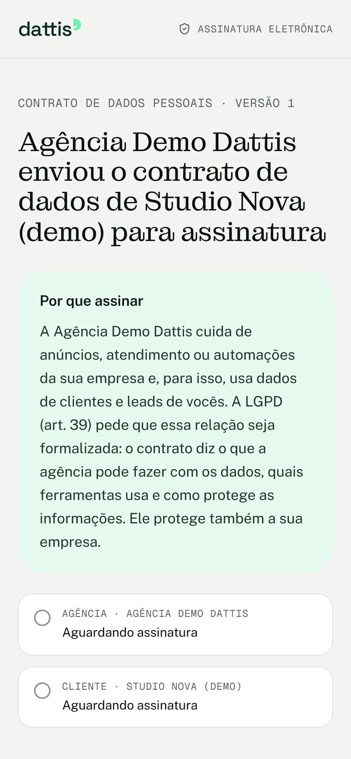 Página de assinatura do contrato de dados no celular do cliente